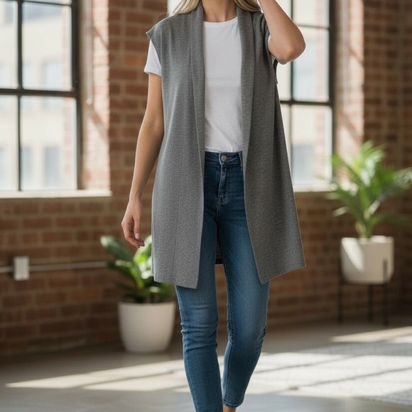 Saint Tropez West Sweaters - St Tropez Gray Sleeveless Open Cardigan - Wool Blend Size Large